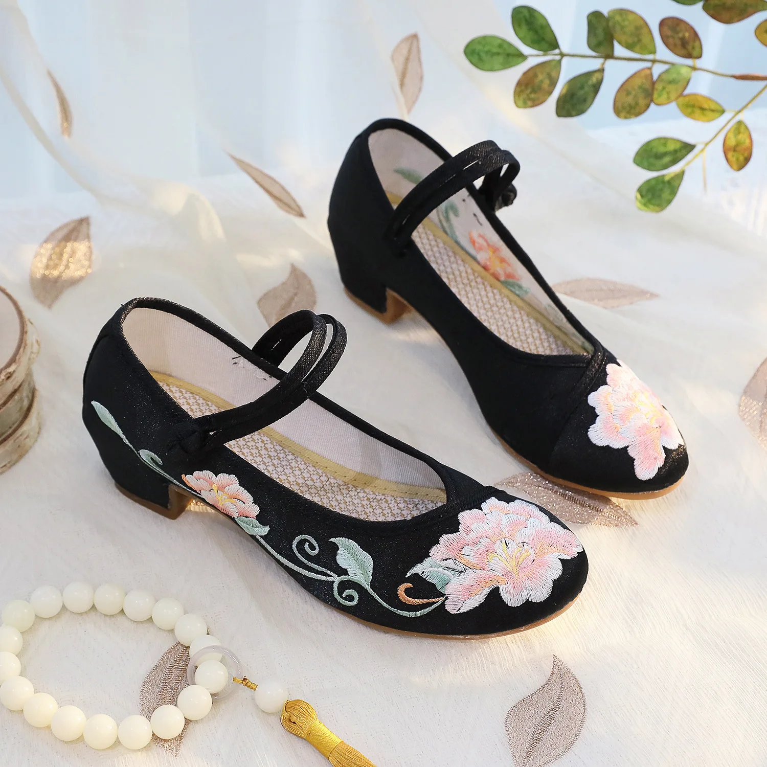 Size 34-40 Block Heel Cheongsa - Ethnic Style recension och pris
