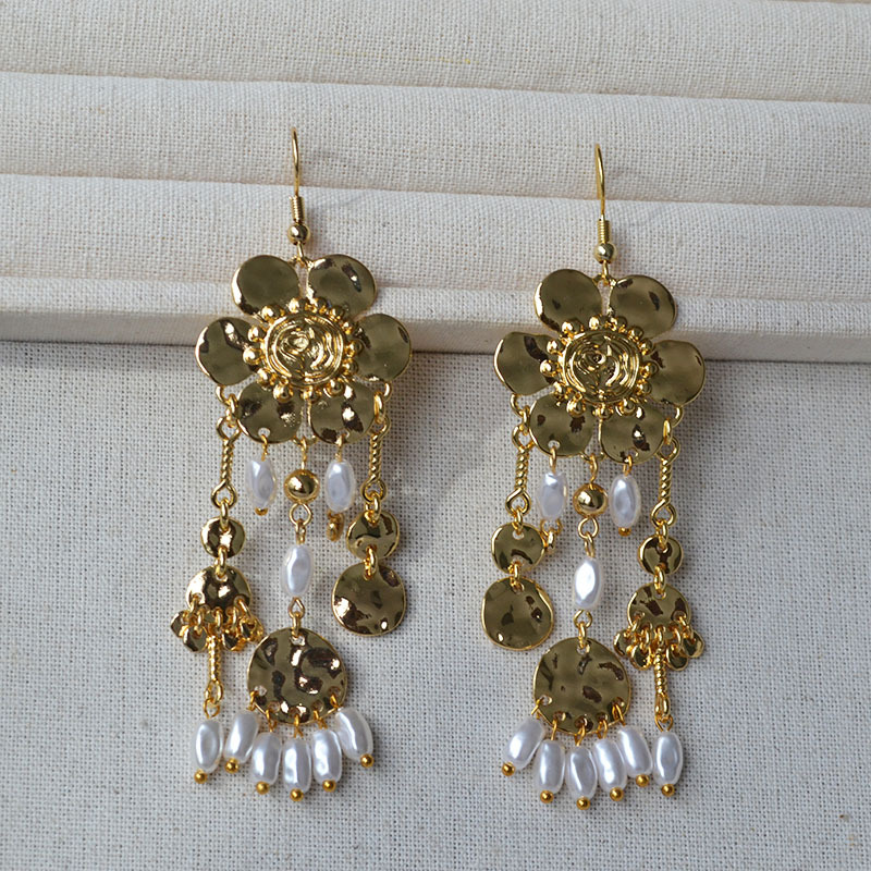 Exaggerated round Floral Pearl - Ethnic Fashion Show recension och pris